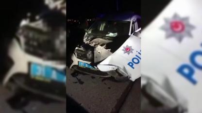 Alkollü sürücü polis aracına çarptı!