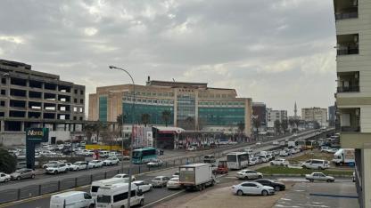 Sırrın Kavşağı’nda trafik çilesi: Sürücüler tepkili!