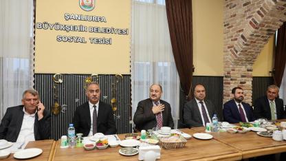 Başkan Gülpınar, İlçe Belediye Başkanlarıyla iftarda buluştu!