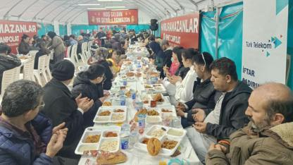 Türk Telekom CEO’su Ebubekir Şahin Urfa’da iftar sofrası kurdu!