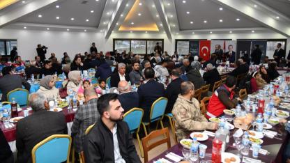 Vali Şıldak, Bozova’da vatandaşlarla iftarda buluştu!