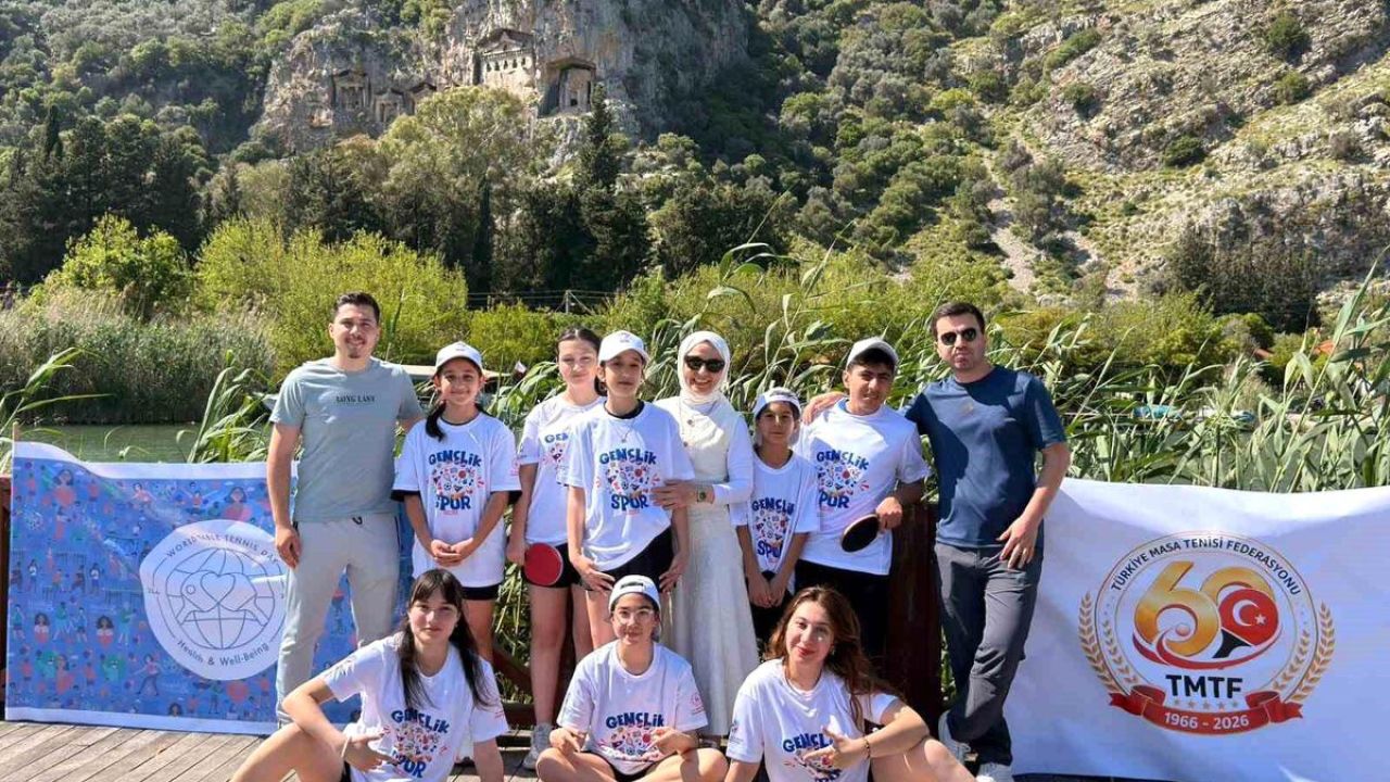 Dalyan'da masa tenisi doğayla buluştu