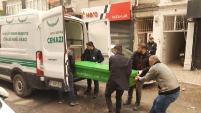 Evinde bıçaklanarak öldürülmüş halde bulundu!