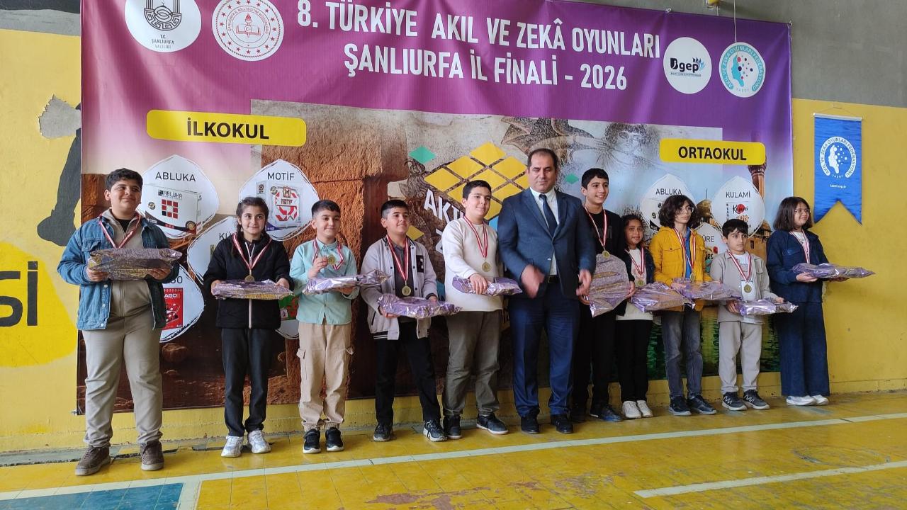 Siverekli öğrenciler zeka oyunları turnuvasında dereceye girdi!