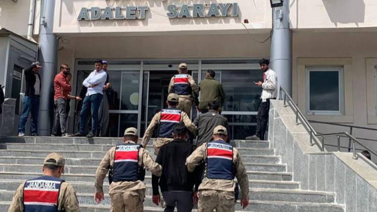 Aranan şahıslara operasyon: 3 firari yakayı ele verdi!