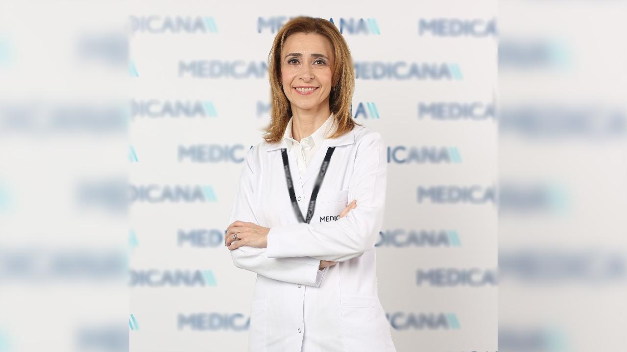 kadınların sık yaptığı o hata göz sağlığını tehdit ediyor!