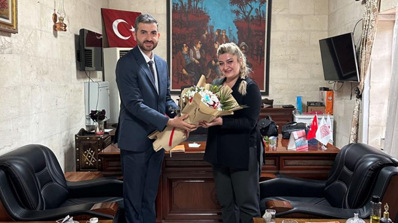 Merve Ofluoğlu başkanlık koltuğunu devretti!