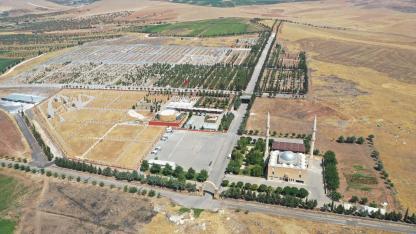 Urfa'da asri mezarlıktaki yollar yenileniyor!