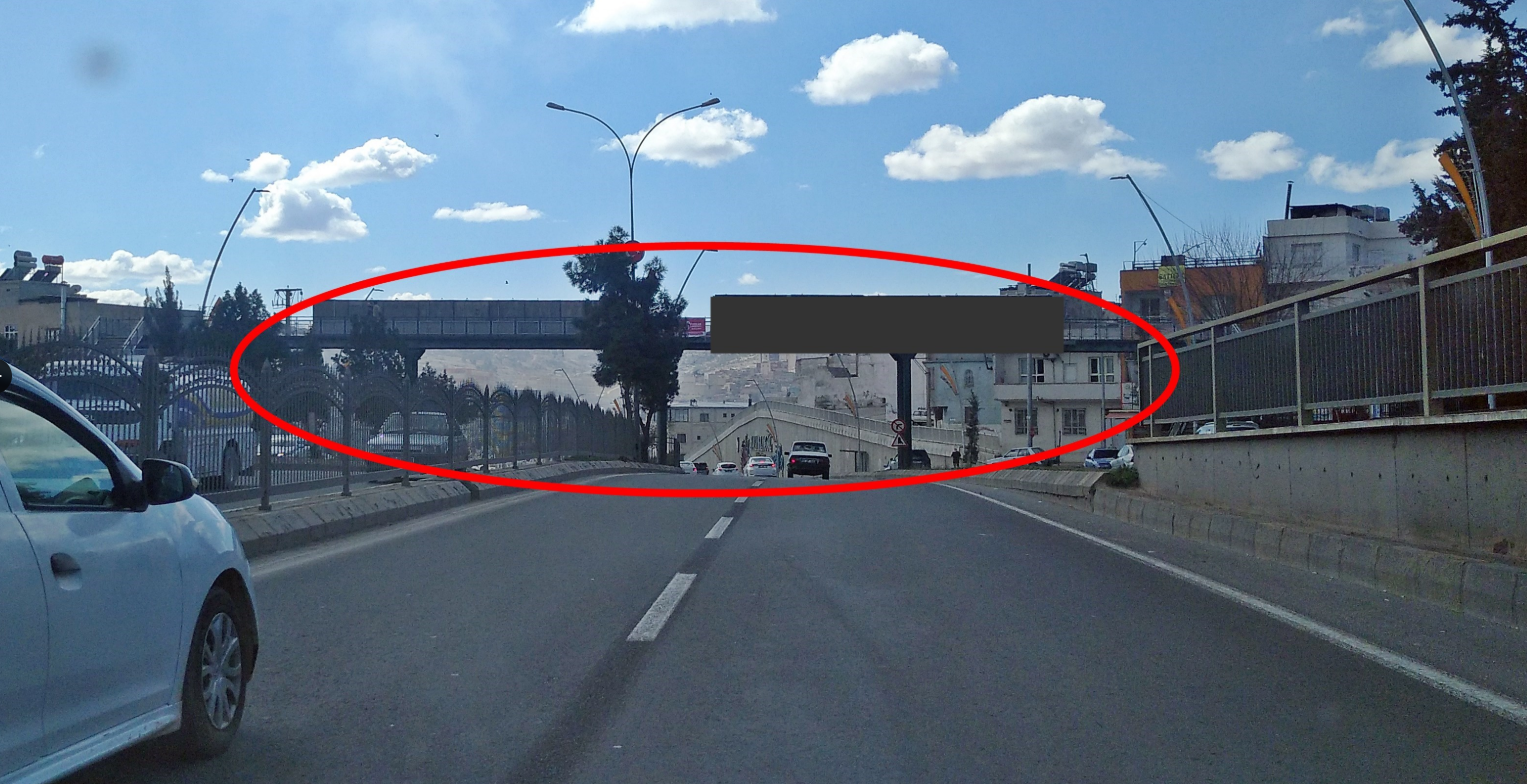 Yıldız’ın Urfa'ya Vefa Eseri Reklam Panoları Ardında Kayboldu