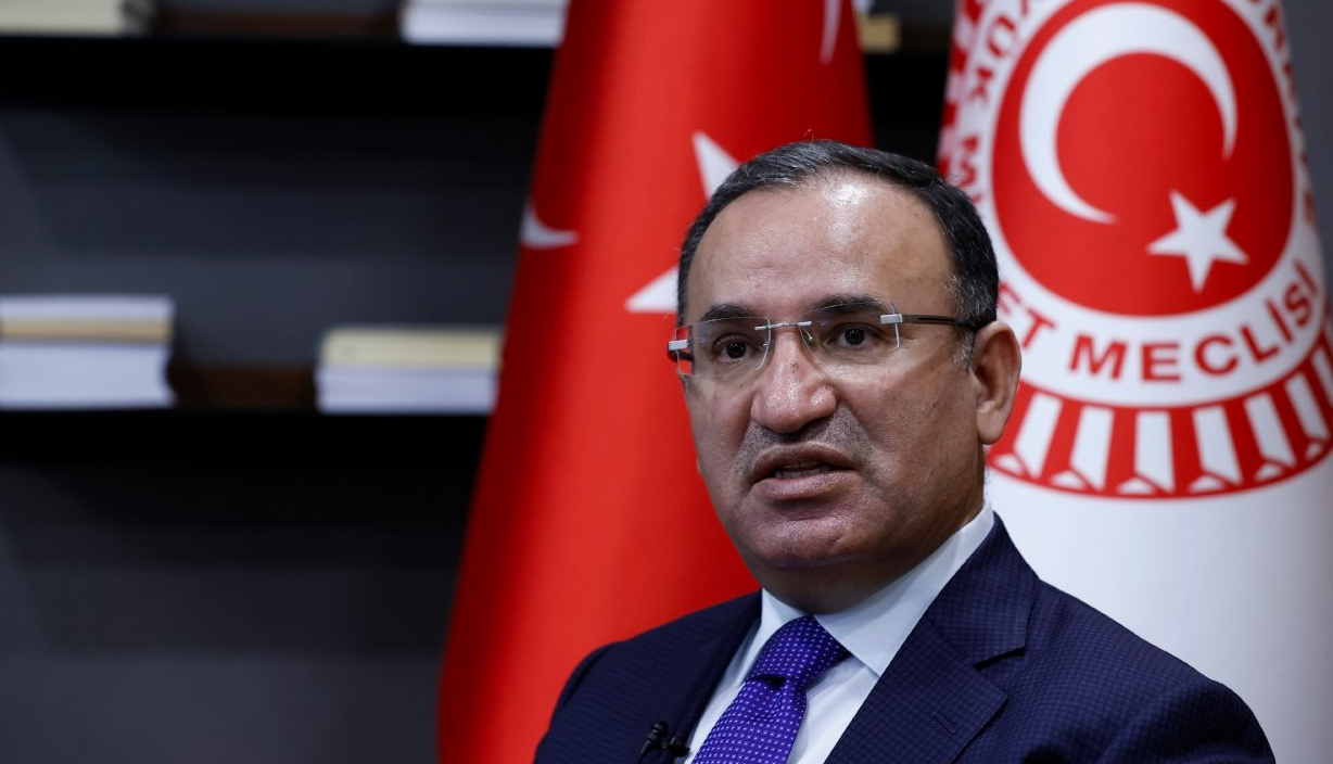 Bekir Bozdağ, Sırrı Süreyya Önder'i ziyaret etti