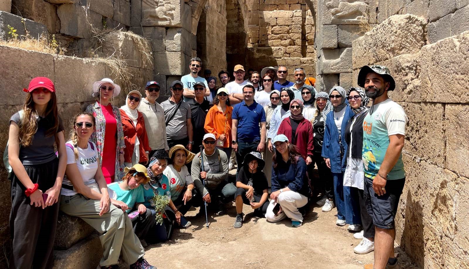 Harran’da Sürpriz Rehber: İlçeyi Kaymakam Gezdirdi!