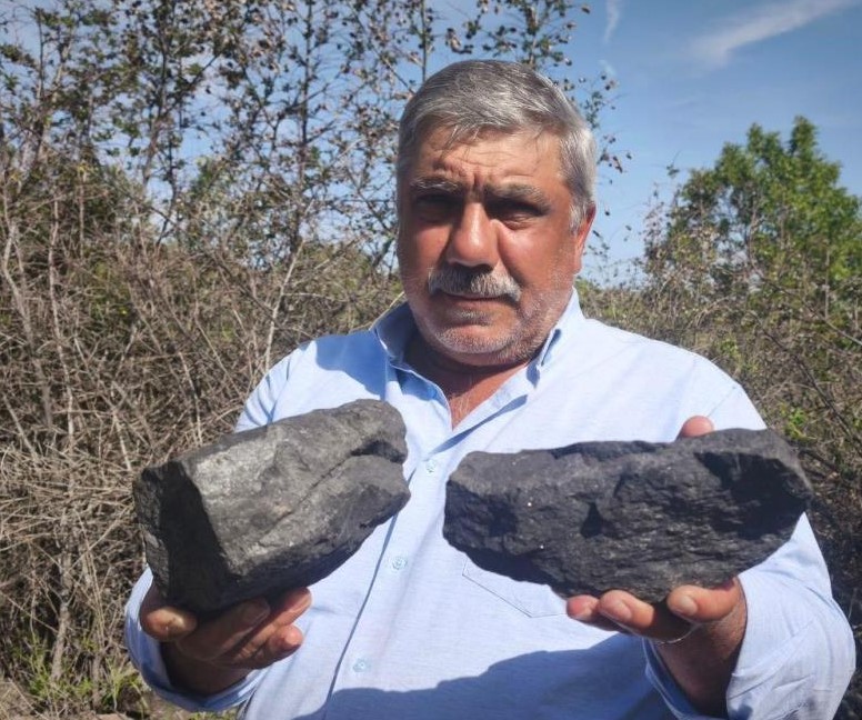 Gökten Taş Yağdı! Bahçeye Alev Topu Düştü