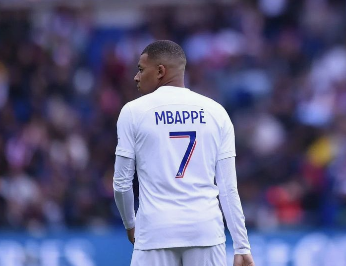 Mbappe, Yaşadığı Hastalık Nedeniyle 5 Kilo Verdi!