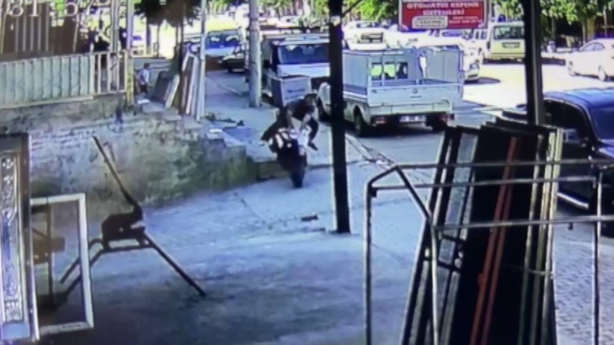 Şanlıurfa’da Motosiklet Kazasıyla Ölümden Döndüler