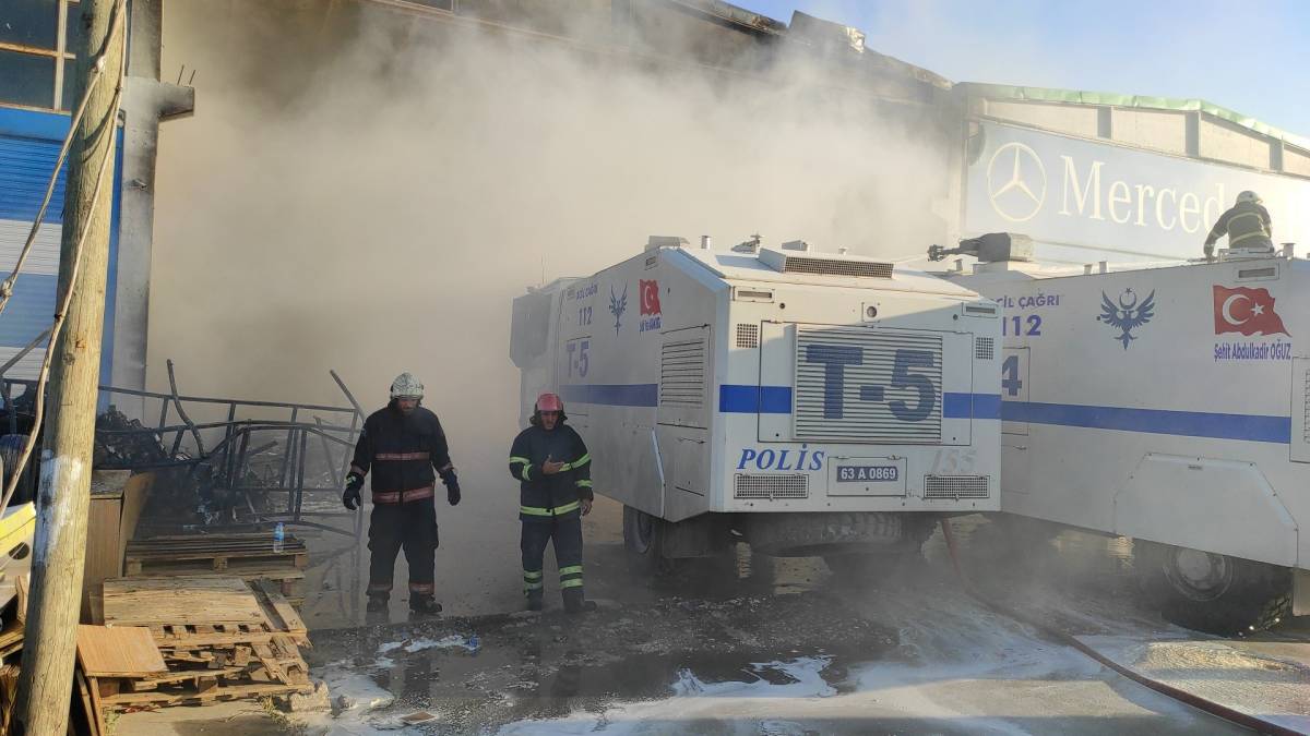 Hırdavat Deposunda Çıkan Yangına TOMA  Müdahale Etti.