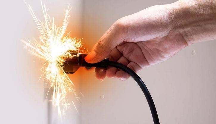 Elektrik Çarpmasına Karşı Ne Yapmalı?