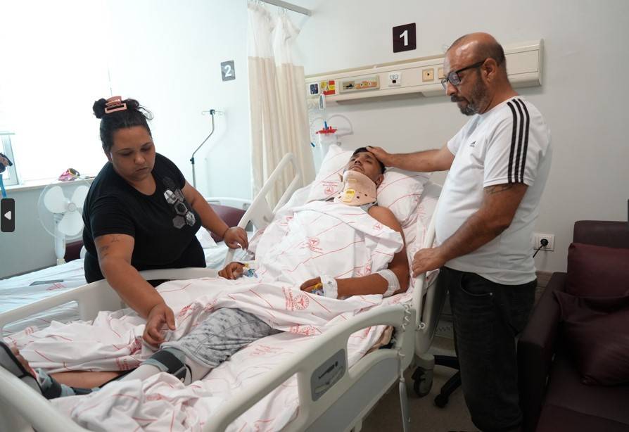 Havuza Atlayan Genç Boynunu Kırdı, Aile İhmal Dedi