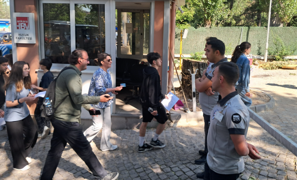 YKS’nin İkinci Oturumu AYT Başladı