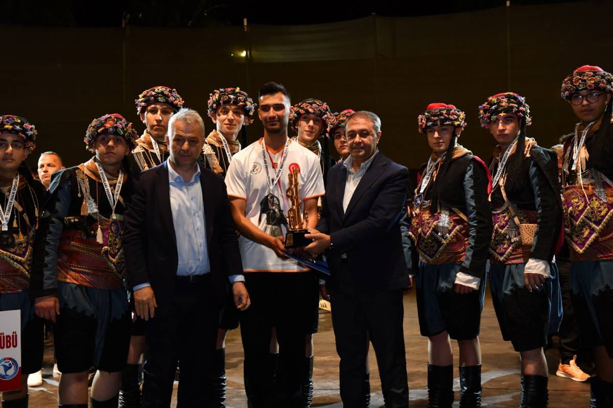 Şanlıurfa’da Halk Oyunları Finali Coşkuyla Tamamlandı