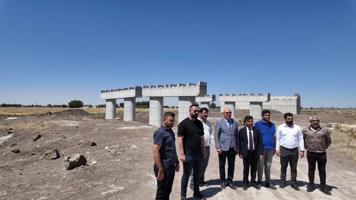 Viranşehir'de Köprülü Kavşak Yarım Kaldı: Yol ve Köprü Yok