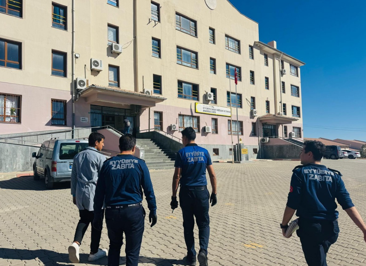 Şanlıurfa Eyyübiye’de 183 Kilo Bozuk Tavuk Ele Geçirildi