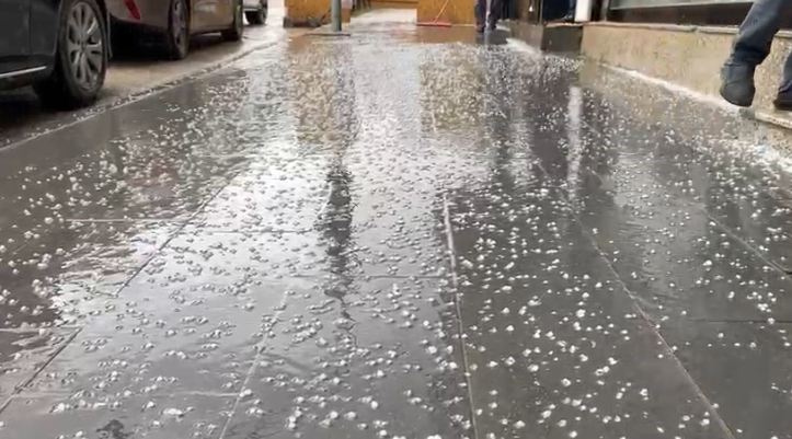 Adıyaman Beyaza Büründü: Dolu Yağışı Etkili Oldu