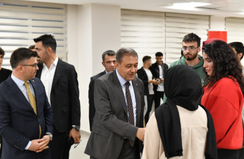 Vali Şıldak, Üniversite Öğrencileriyle Bir Araya Geldi