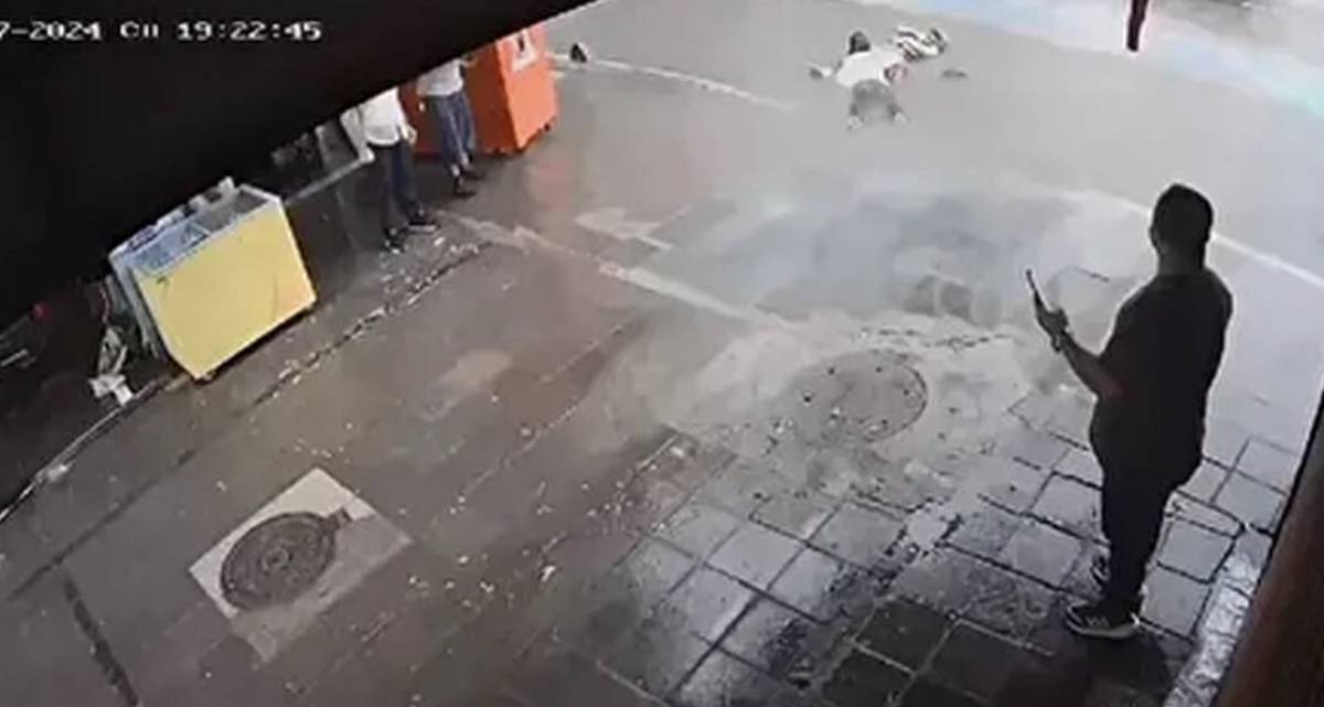 İzmir'de Elektrik Akımına Kapılan İki Kişi Hayatını
