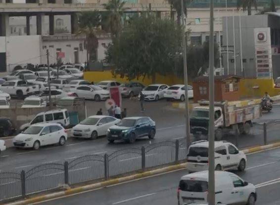 Şanlıurfa’da Mevsimin İlk Yağmuru Hafifçe Yüzünü Gösterdi