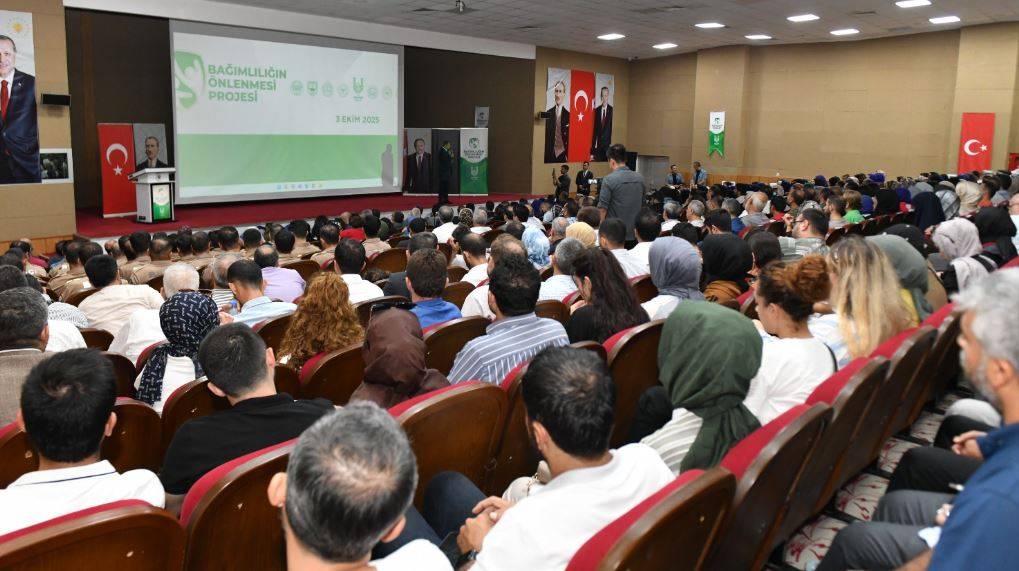 Vali Şıldak’tan Gençlere Umut: “Hayata Tutunuyorum” Projesi