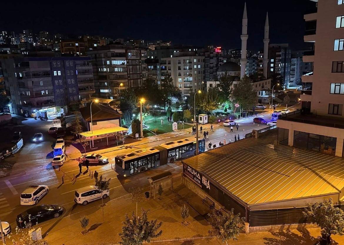 Şanlıurfa Karaköprü'de Silahlı Kavga: Yaralılar Var