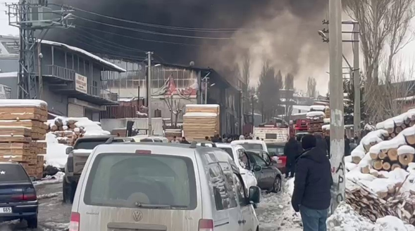 Kereste Tesisinde Patlama: 5 Kişi Yaralandı