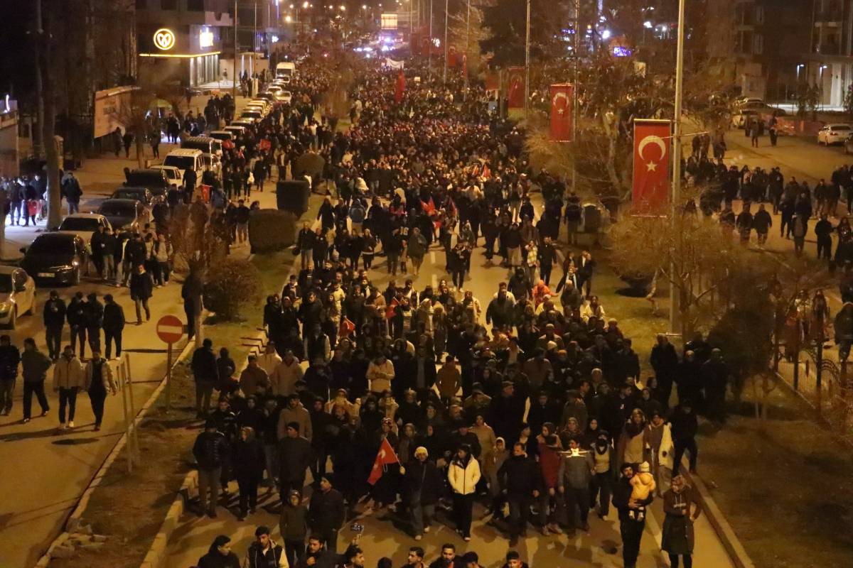 6 Şubat depremlerinin 3'üncü yıldönümünde 'sessiz' yürüyüş!