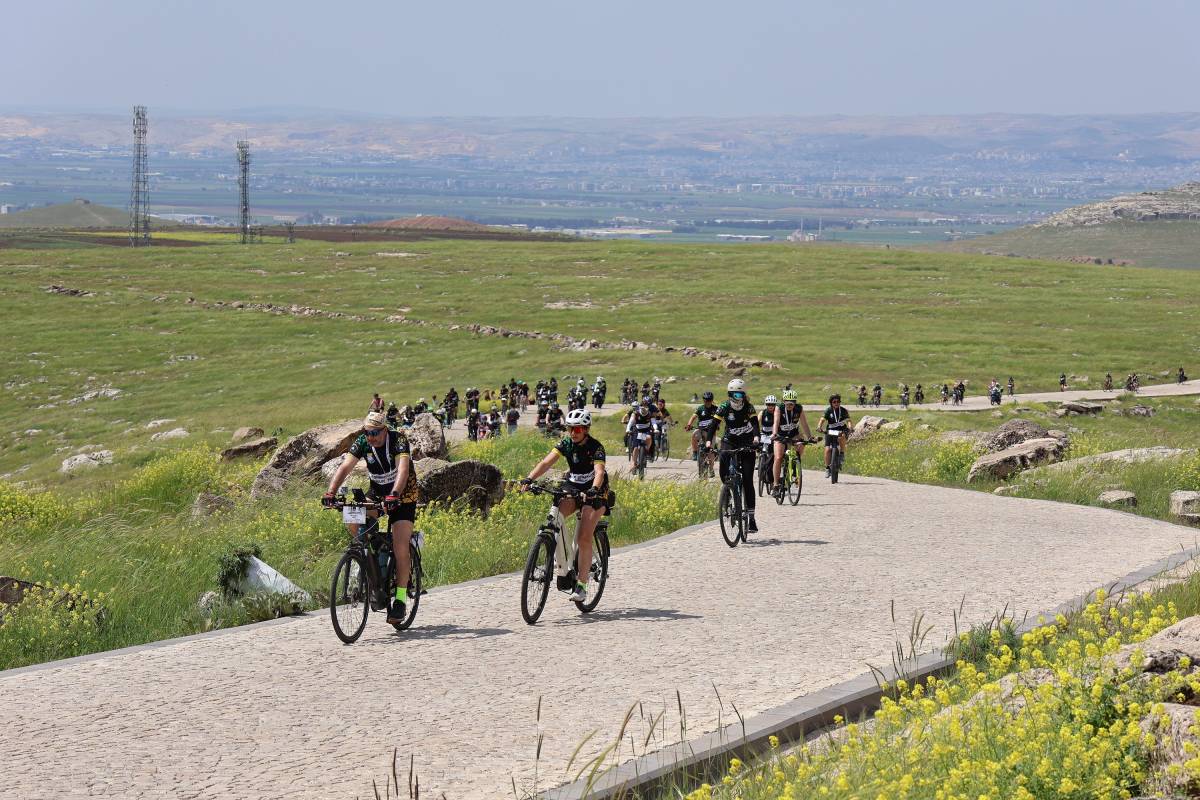 Göbeklitepe Bisiklet Festivali’nde 250 sporcu pedal çevirdi!