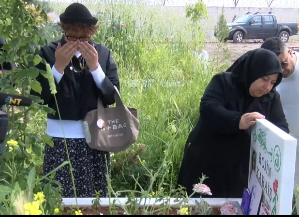 Yasemin Minguzzi, Gülistan Doku ve Rojin Kabaiş’in ailesini ziyaret etti!
