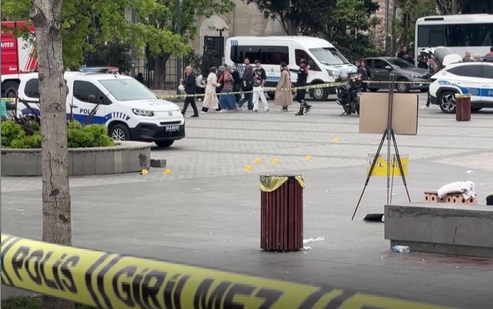 İstanbul'da eli bıçaklı gezdi: Vatandaşlara saldırdı!