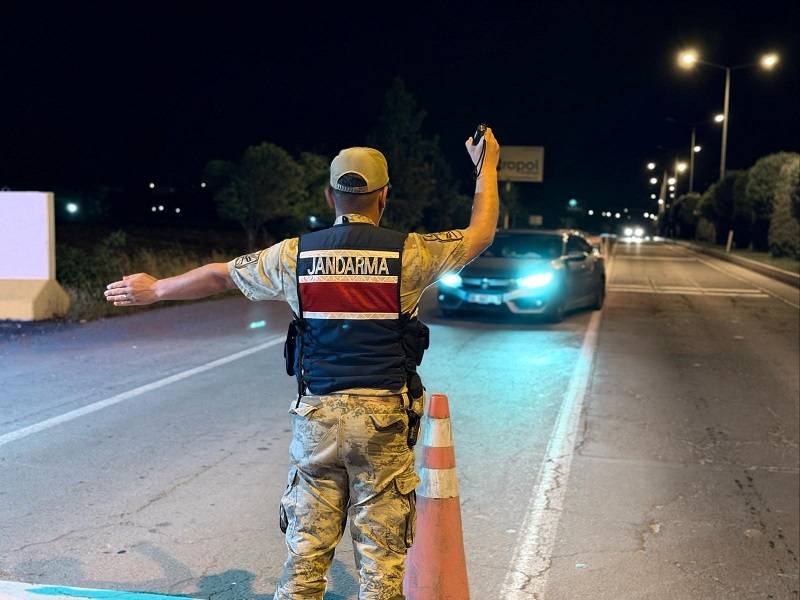 Jandarmadan bayram öncesi sürücülere hayati uyarılar!