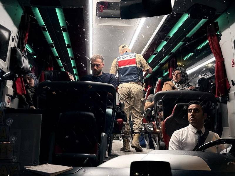 Jandarmadan bayram öncesi sürücülere hayati uyarılar!