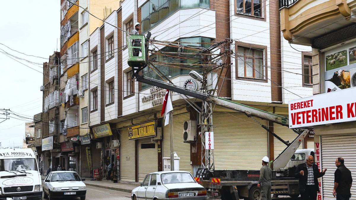 Dicle Elektrik'ten fırtına mesaisi!