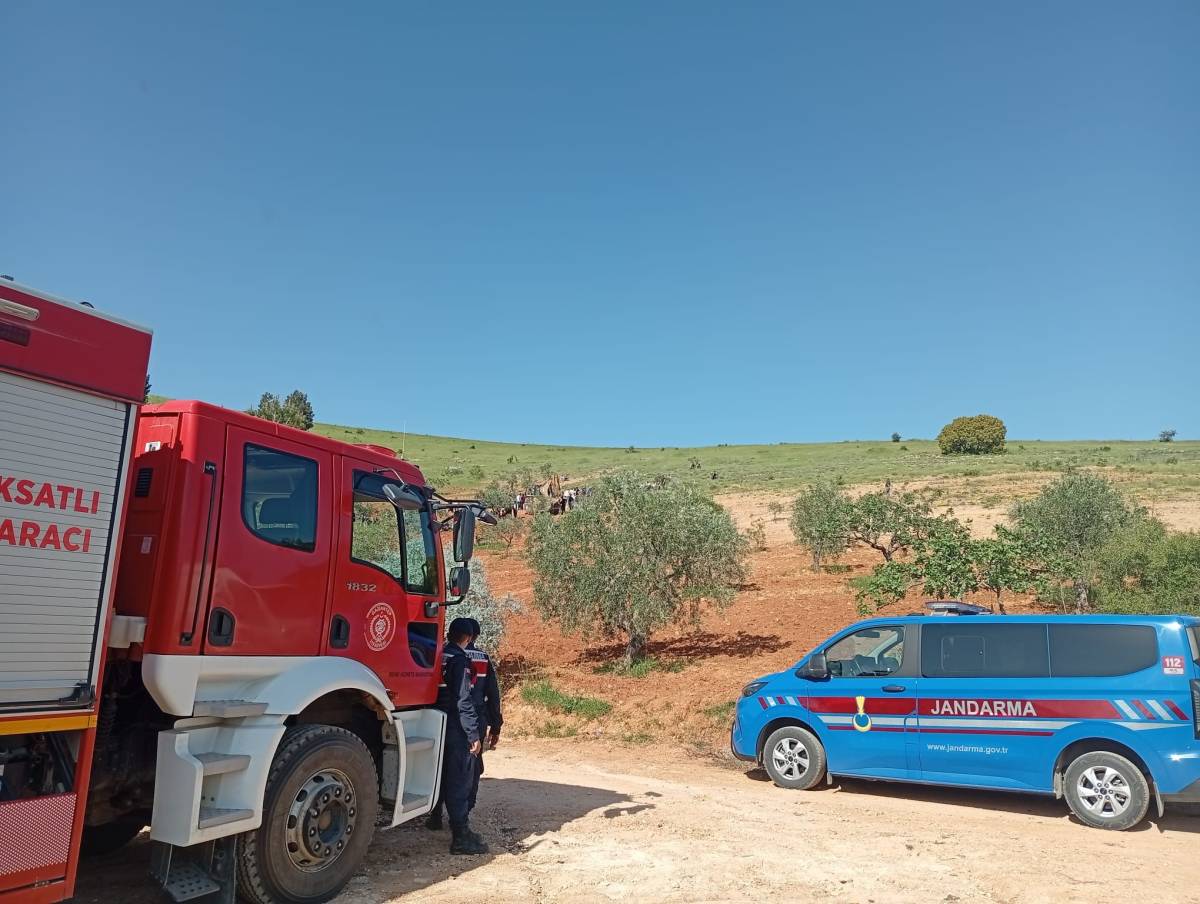 Devrilen traktör can aldı!