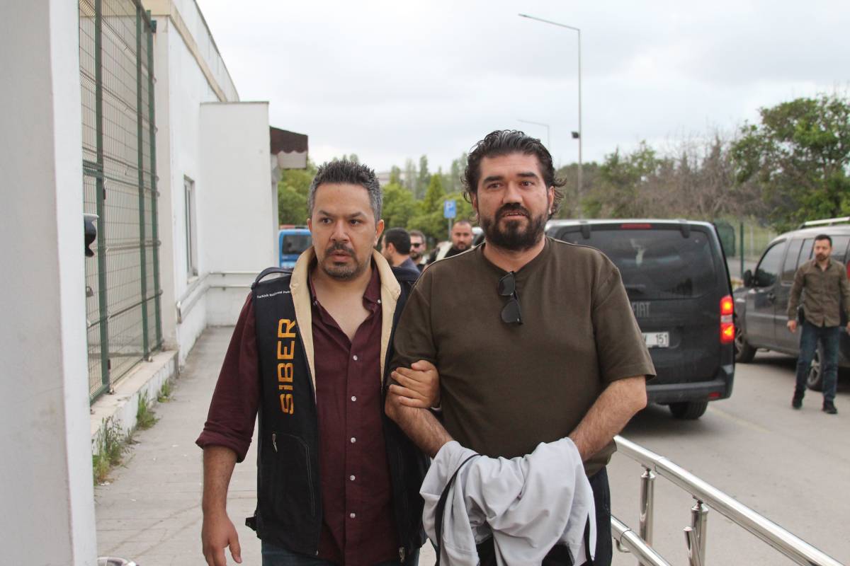 Gözaltına alınan Rasim Ozan Kütahyalı Adana'ya getirildi!