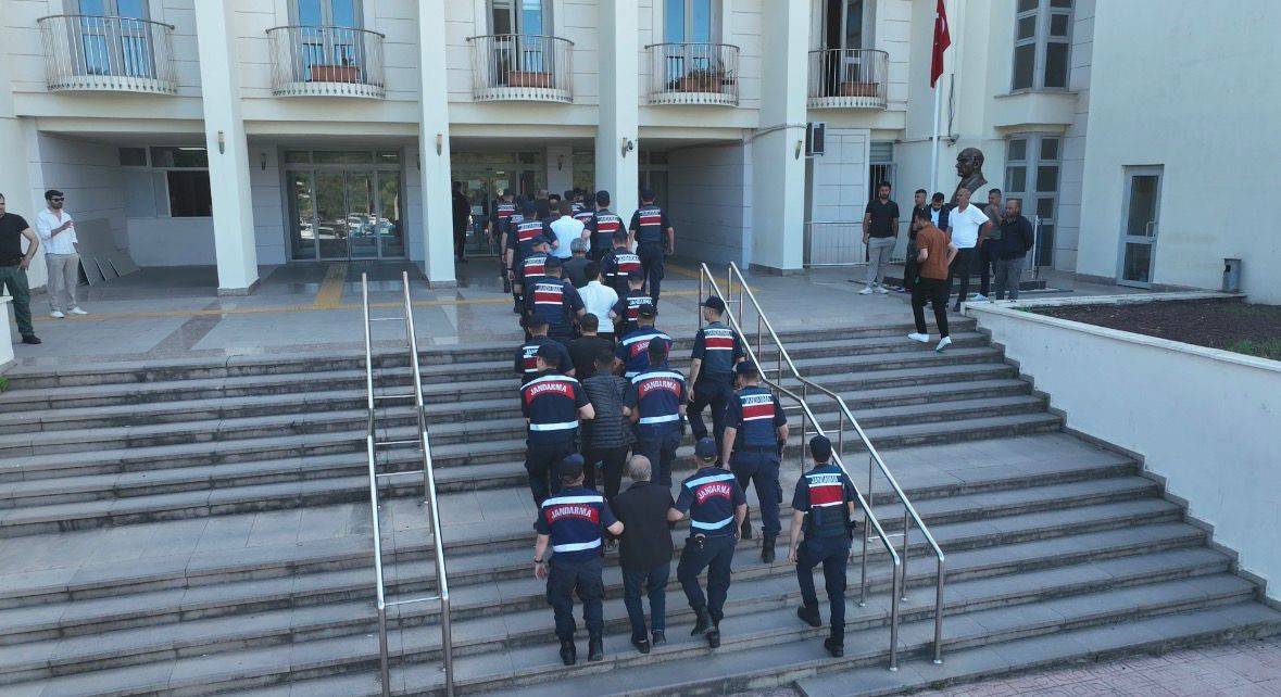 Urfa'da aralarında: Film gibi dolandırıcılık!