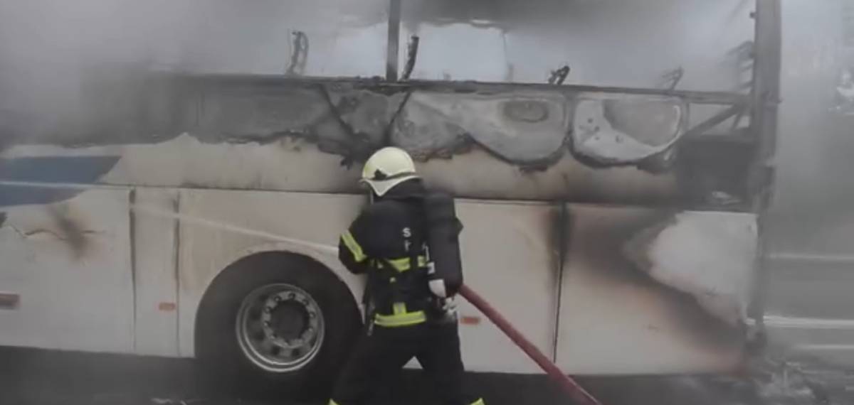 Bayram yolcularını taşıyan otobüs alev alev yandı!