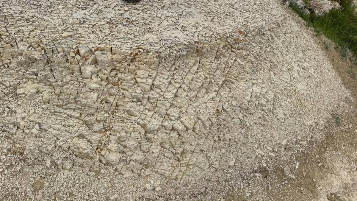 Şanlıurfa yolundaki binlerce yıllık doğa harikası göz kamaştırıyor!