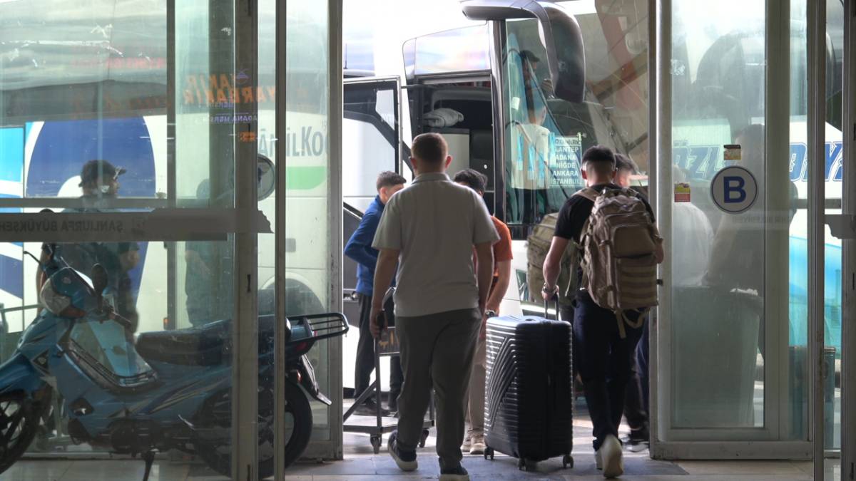 Şanlıurfa otogarında hareketlilik! Bayram öncesi bilet fiyatları yükseldi!