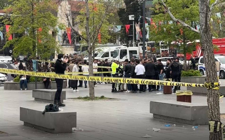 İstanbul'da eli bıçaklı gezdi: Vatandaşlara saldırdı!