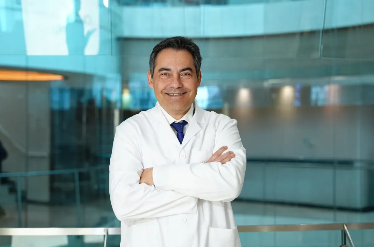 Zorlu ameliyatı atlatan gazeteci Karadeniz'den doktoruna teşekkür!