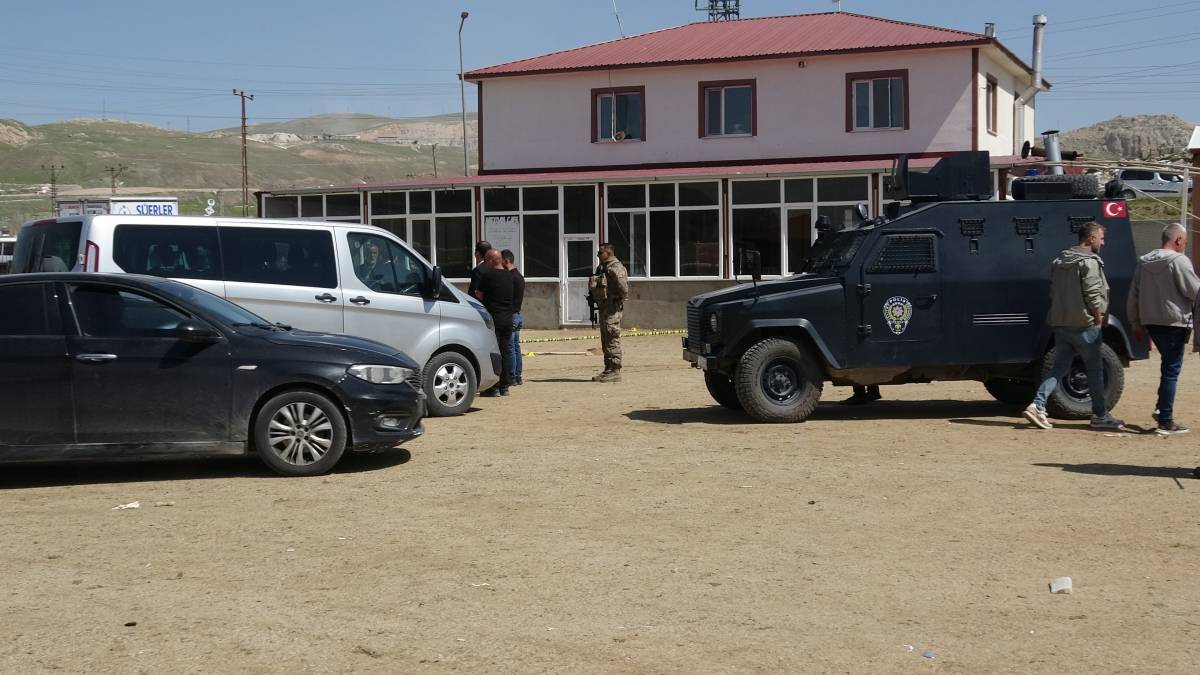 Hayvan pazarında silahlı kavga! Ölü ve çok sayıda yaralı var!