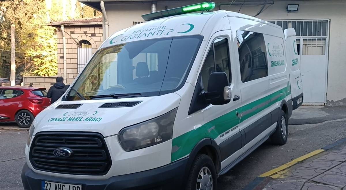 Kan donduran olay: Anne, çocuğuyla birlikte 8. kattan atladı!
