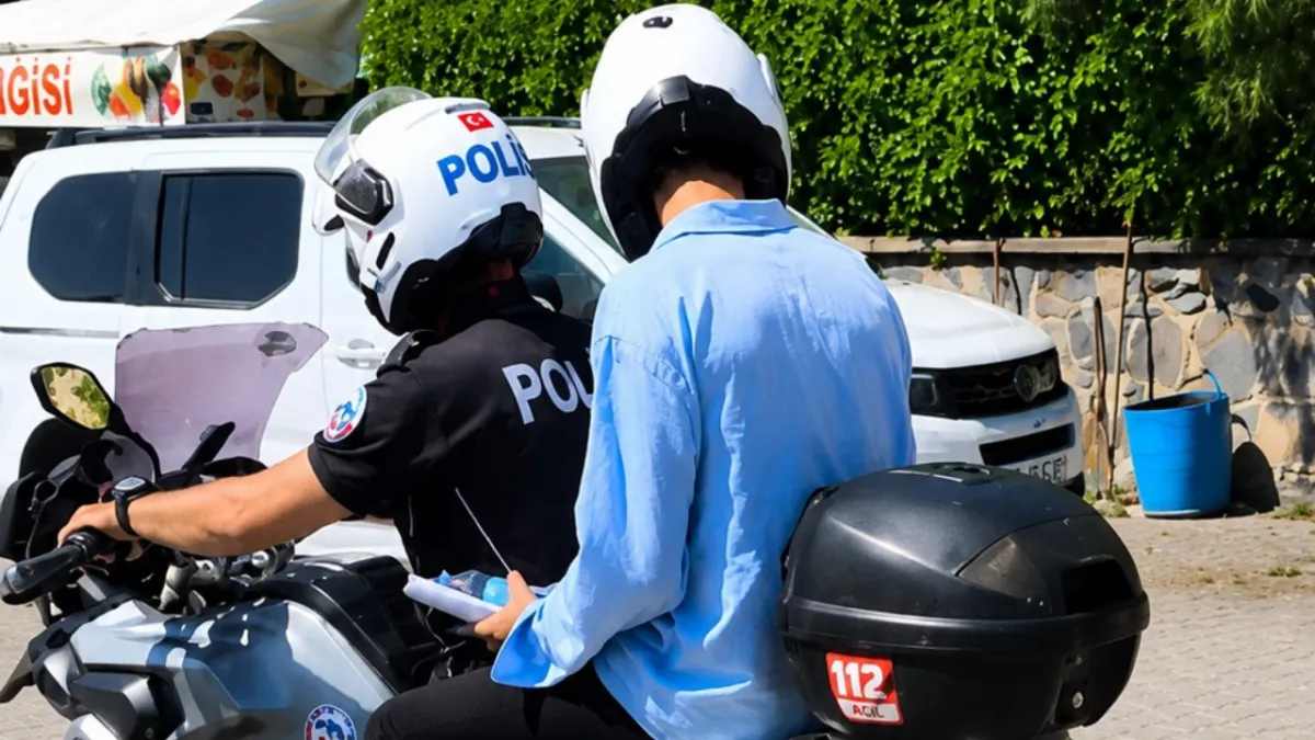 Şanlıurfa'da YKS'ye geç kalan öğrencileri polis yetiştirdi!